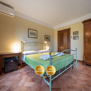 Casello A1, Modena Sud - Villa Aurora Charming Rooms